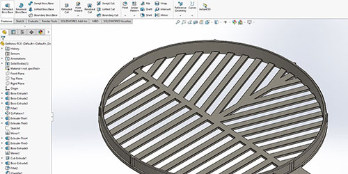 Tramite software CAD si modella in 3D l'oggetto da realizzare